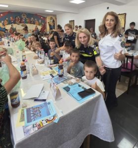 Copiii din Parohia Lada au discutat cu polițiștii despre prevenirea traficului de droguri și conștientizarea riscurilor asociate implicării în fapte antisociale - 